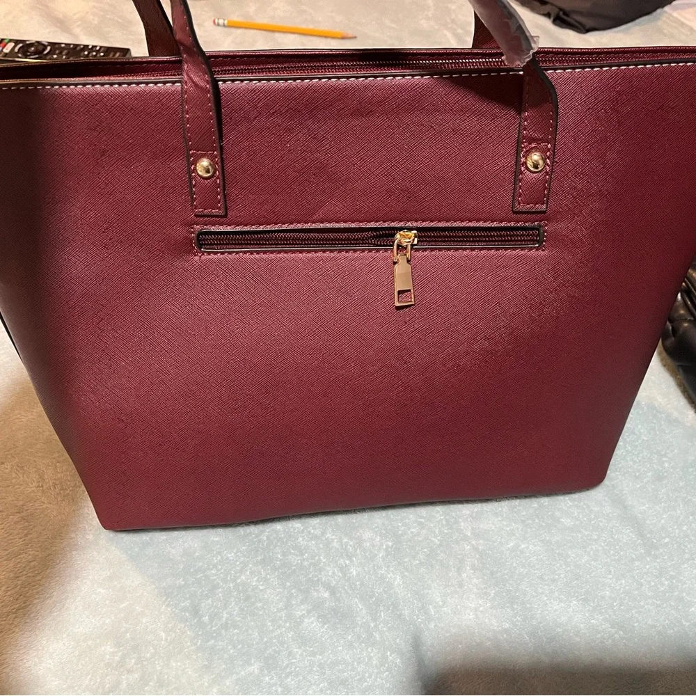 NWT TOTE SET - Picture 6 of 8